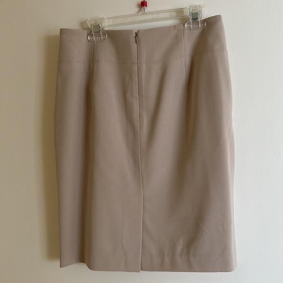 Banana Republic Pencil Skirt - Picture 2 of 4